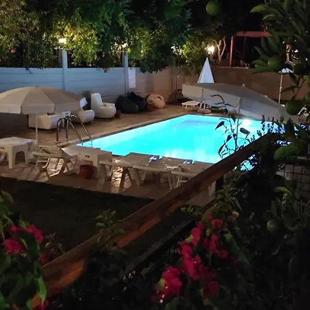 Luxury With Pool Сіде