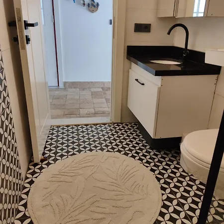 Вілла Luxury With Pool Сіде