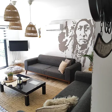 Вілла Luxury With Pool Сіде