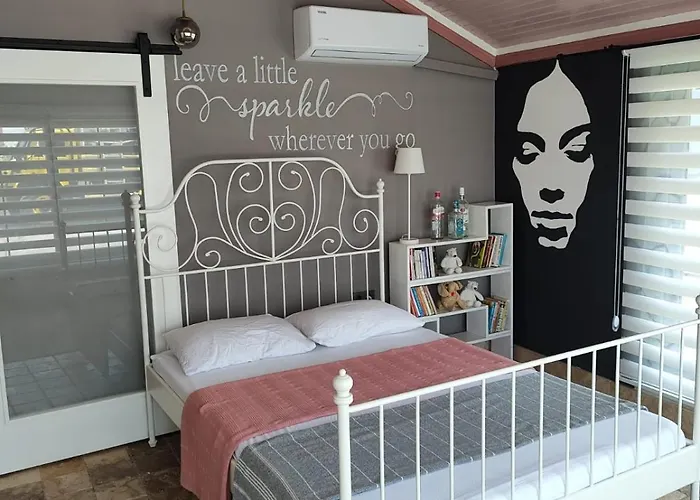 Luxury With Pool 别墅